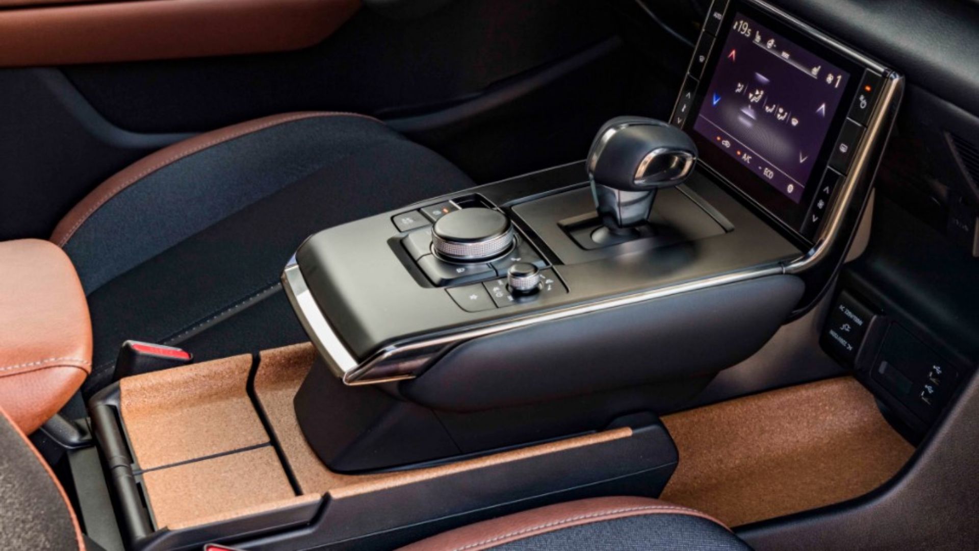 2022-Mazda-MX-30-Interieur-en-liege
